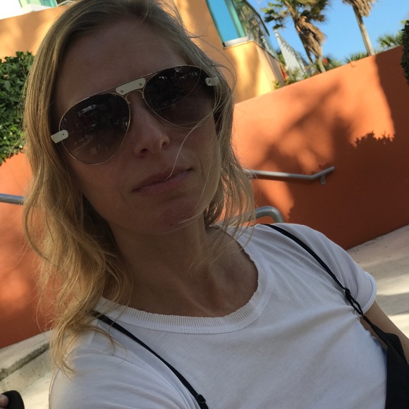 Meet your Posher, Eva - Picture 1 of 1